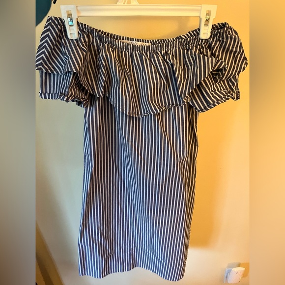Cute little dress, Worn about 3 times, Size Small - Picture 2 of 2